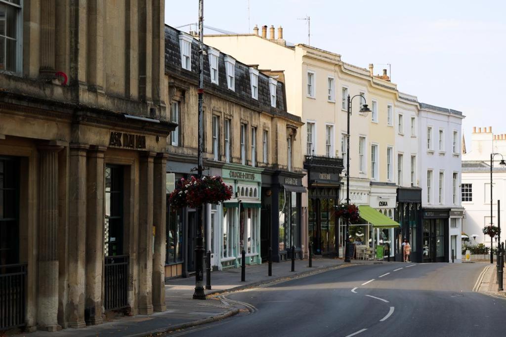 Suitely - Berkeley Apartments Cheltenham Eksteriør bilde